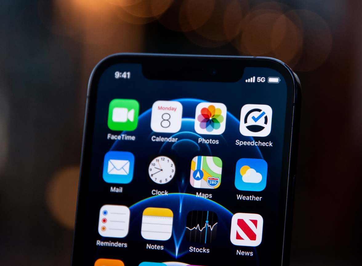 山海关苹果手机维修分享为什么 iPhone 12 在冬季会自动关机 